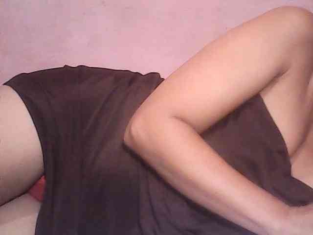 Yummyasian22 webcam