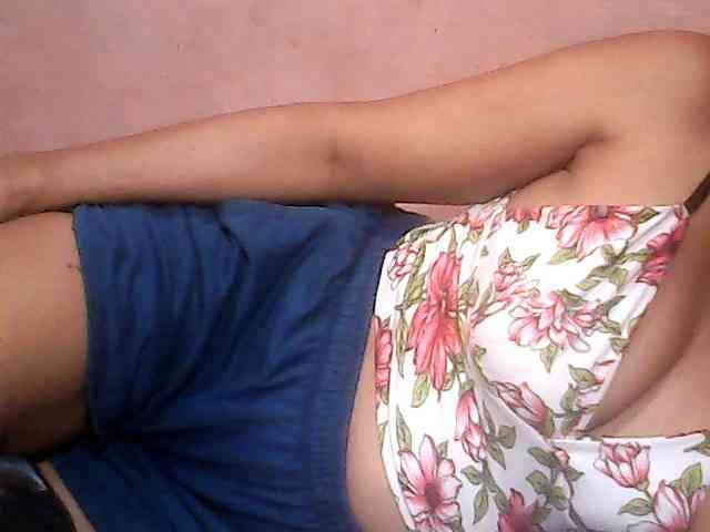 Yummyasian22 webcam