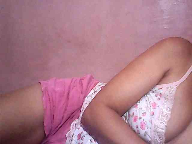 Yummyasian22 webcam