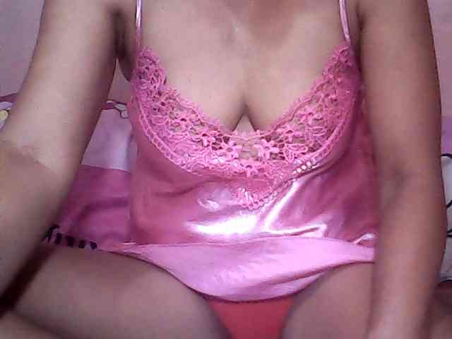 Yummyasian22 webcam