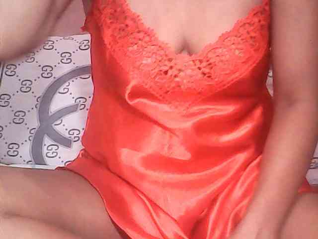Yummyasian22 webcam
