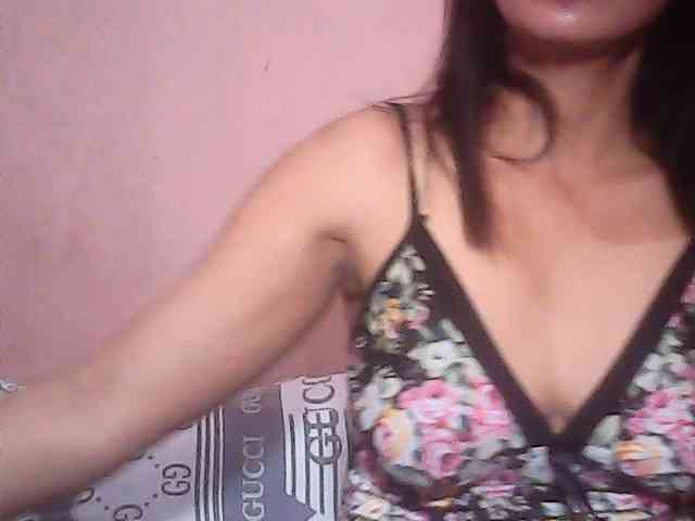 Yummyasian22 webcam