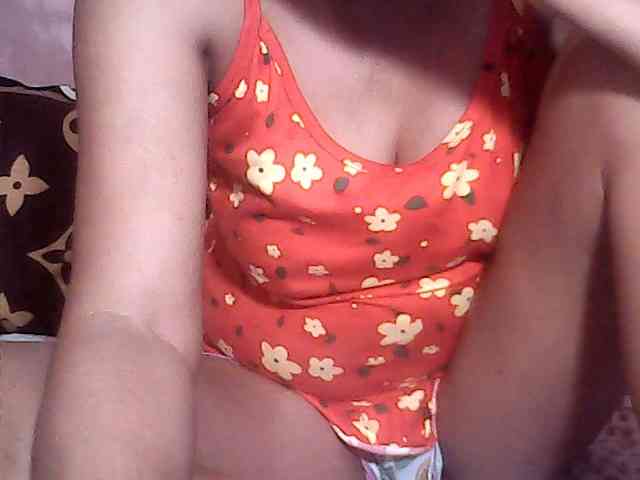 Yummyasian22 webcam