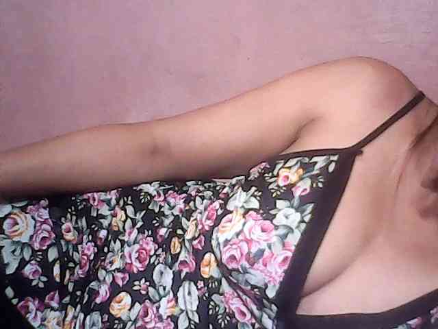 Yummyasian22 webcam