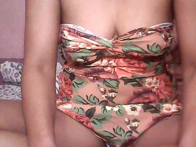 Yummyasian22 webcam