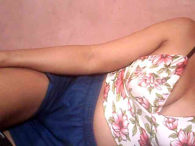 Yummyasian22 webcam