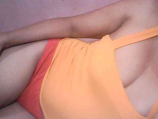 Yummyasian22 webcam