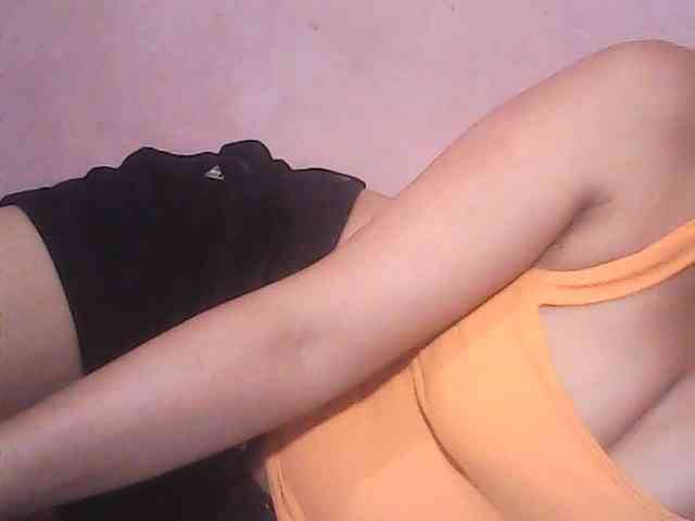 Yummyasian22 webcam