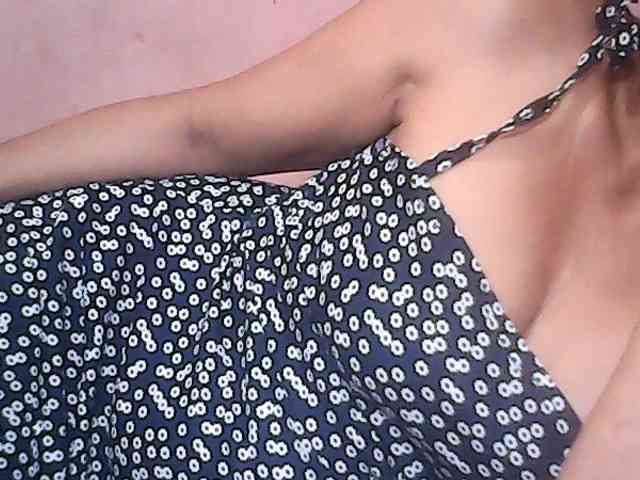 Yummyasian22 webcam