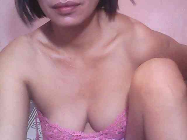 Yummyasian22 webcam