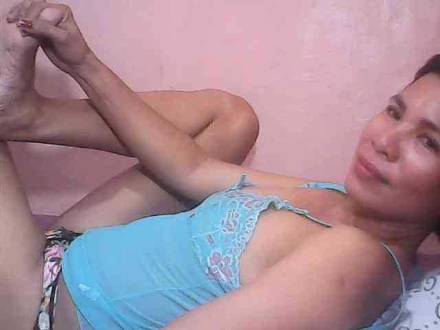 Yummyasian22 webcam