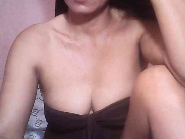 Yummyasian22 webcam
