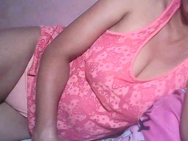 Yummyasian22 webcam