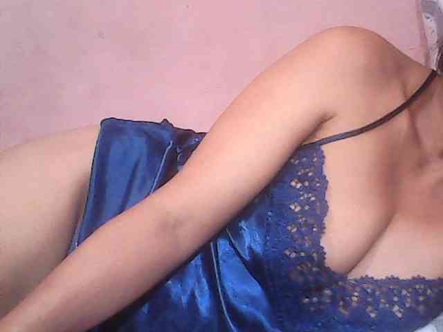 Yummyasian22 webcam