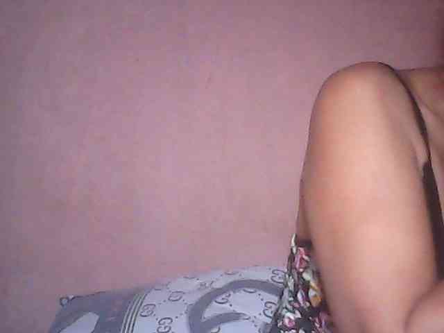 Yummyasian22 webcam