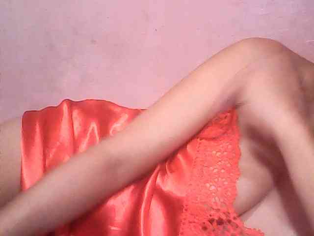 Yummyasian22 webcam