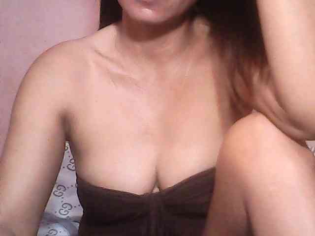 Yummyasian22 webcam