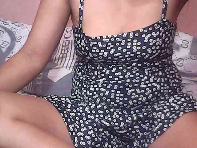 Yummyasian22 webcam