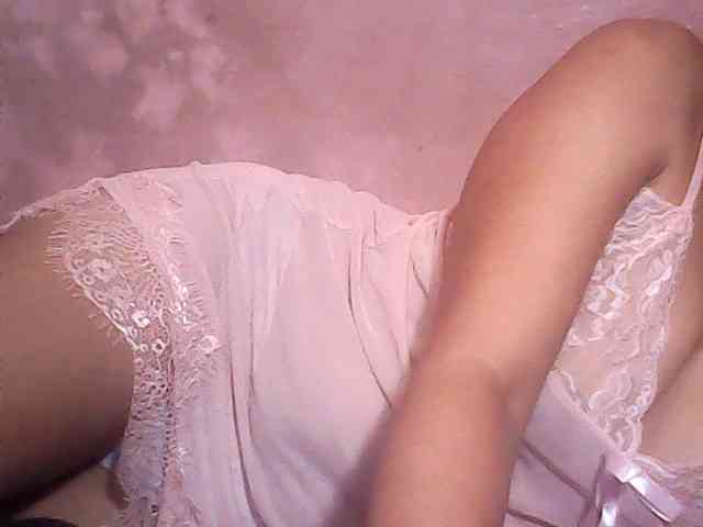 Yummyasian22 webcam