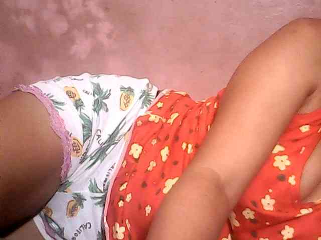 Yummyasian22 webcam
