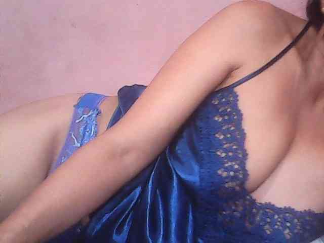 Yummyasian22 webcam