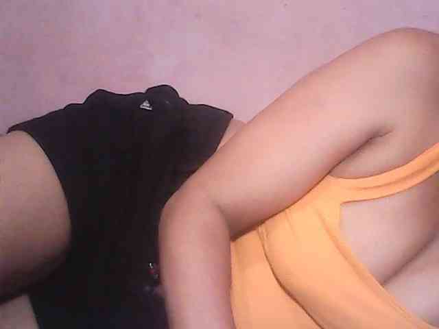 Yummyasian22 webcam
