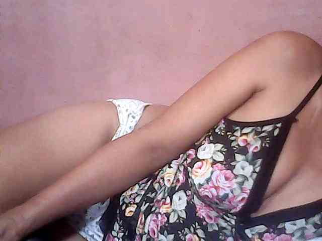 Yummyasian22 webcam