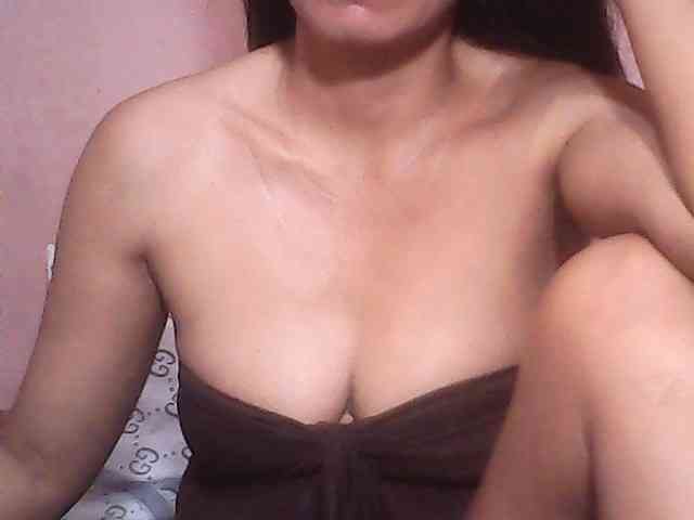 Yummyasian22 webcam