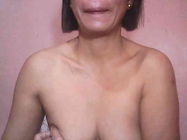 Yummyasian22 webcam