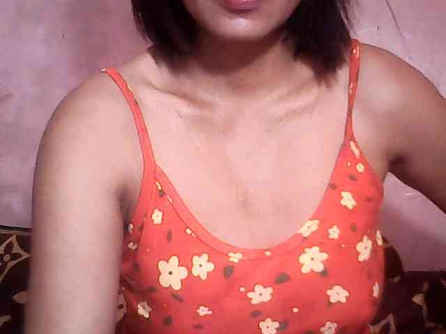 Yummyasian22 webcam