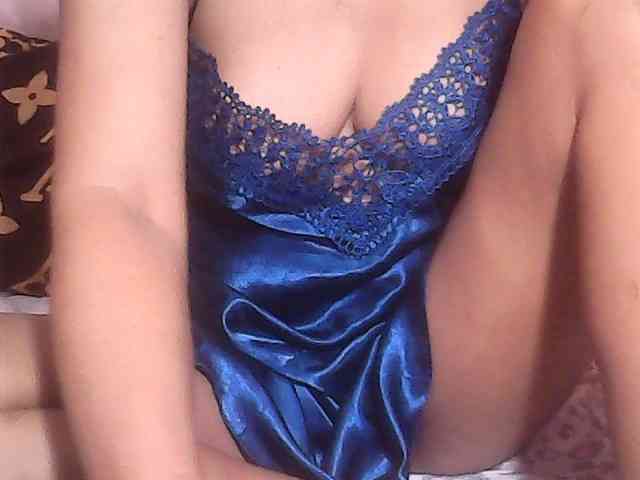 Yummyasian22 webcam