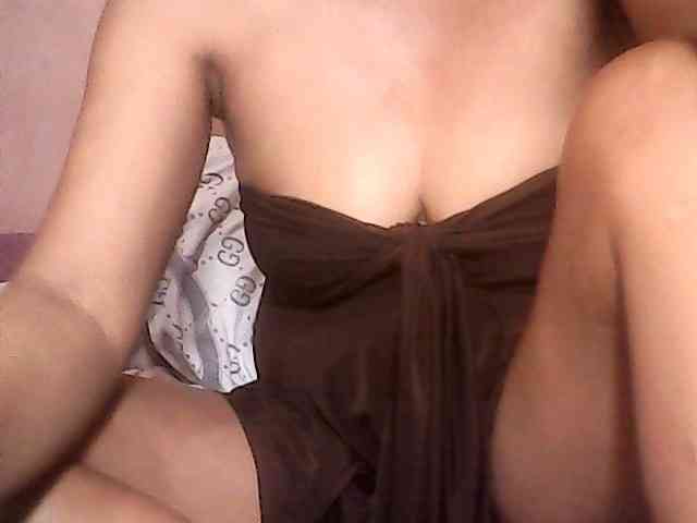 Yummyasian22 webcam