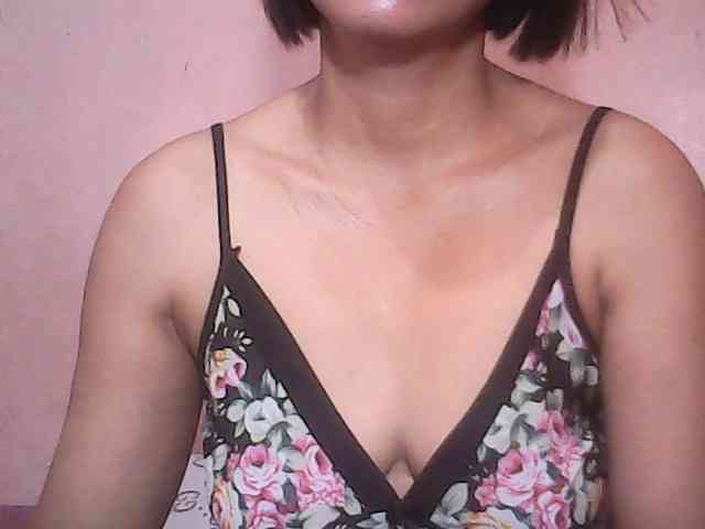 Yummyasian22 webcam