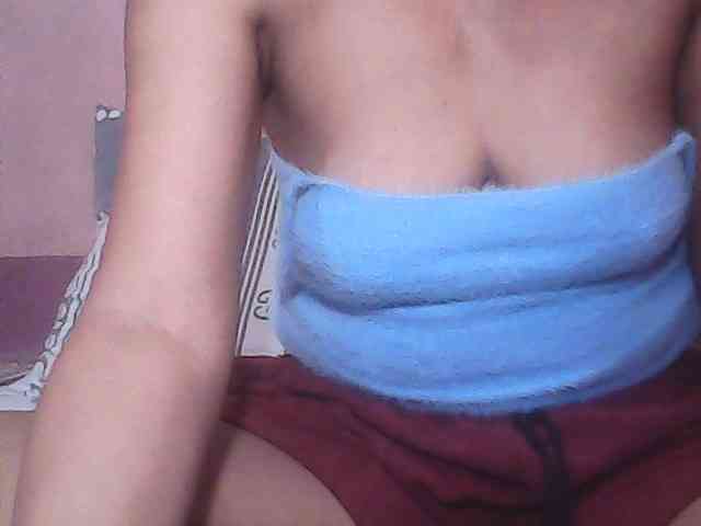 Yummyasian22 webcam