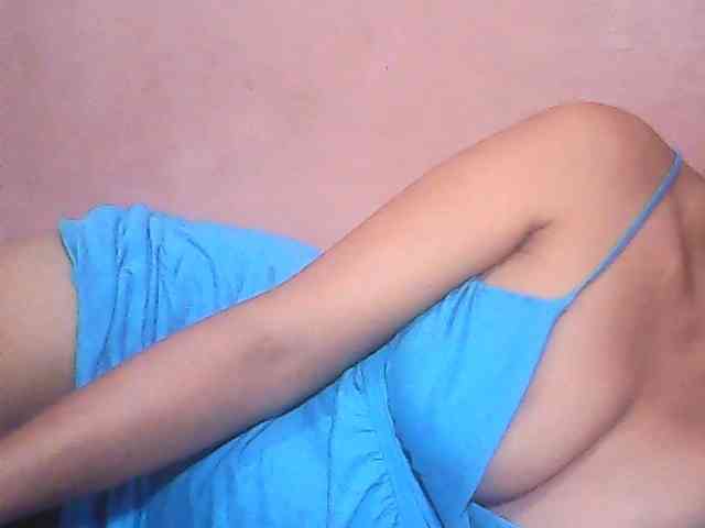 Yummyasian22 webcam