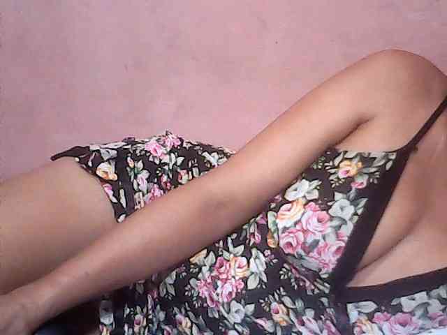 Yummyasian22 webcam