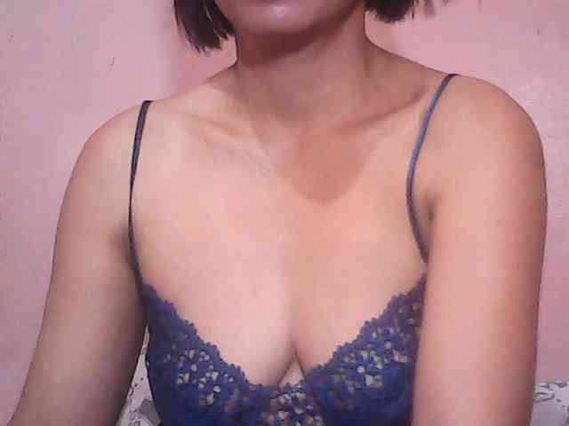 Yummyasian22 webcam