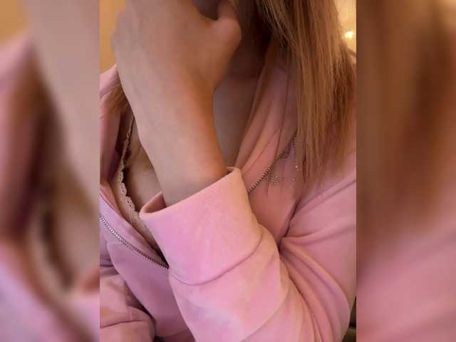 go to chat with -Lana-Chester-