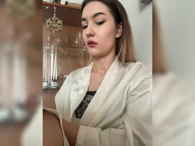 go to chat with -Lana-Chester-