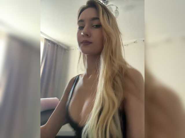 -Lana-Chester- live cam