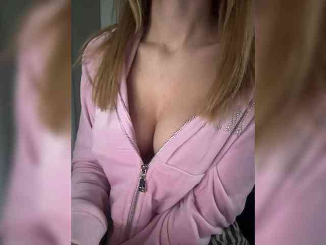 -Lana-Chester- webcam