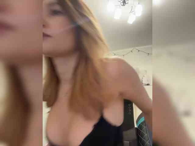 -Lana-Chester- webcam