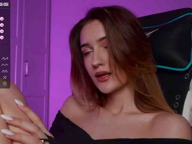 -Lana-Chester- webcam