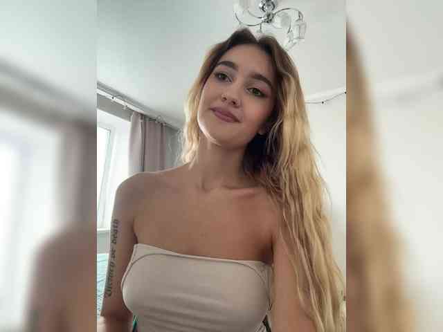 -Lana-Chester- webcam