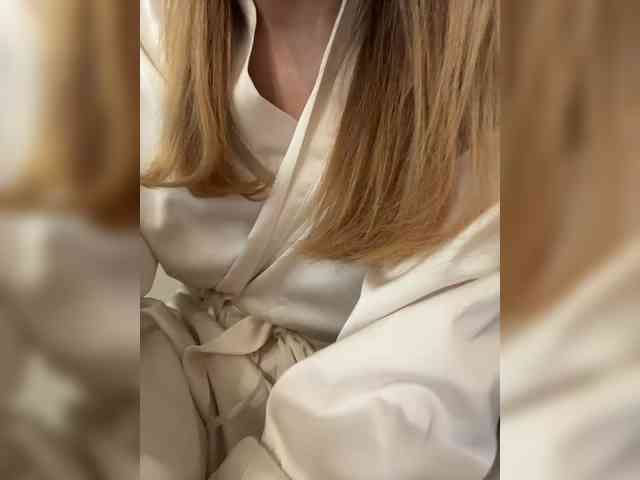 -Lana-Chester- webcam