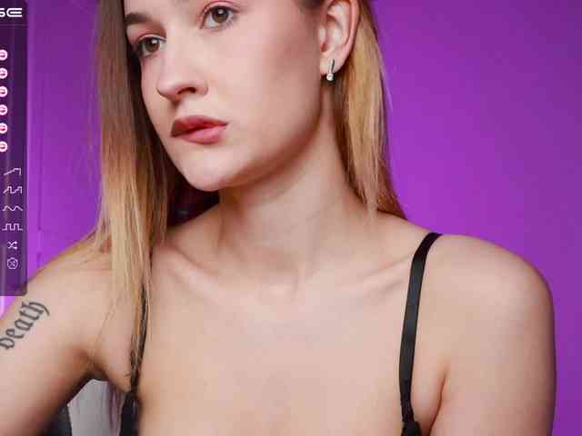 -Lana-Chester- webcam