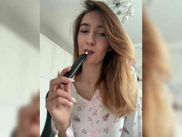 -Lana-Chester- webcam