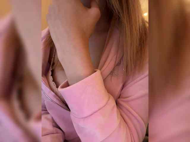 -Lana-Chester- webcam