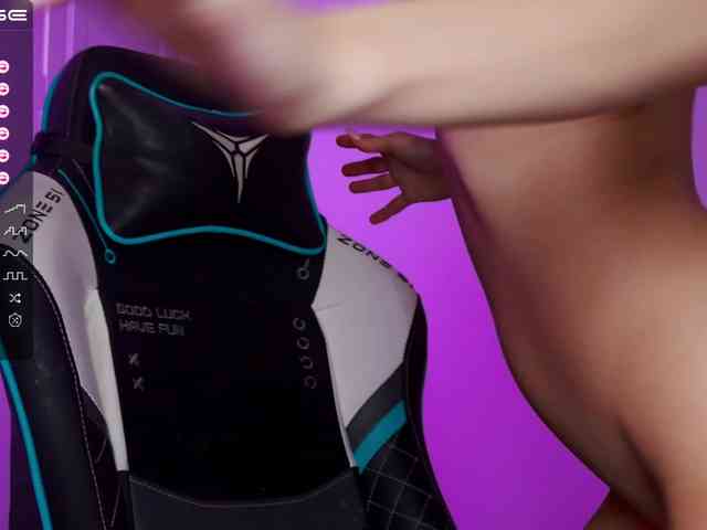 -Lana-Chester- webcam