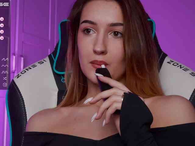 -Lana-Chester- webcam